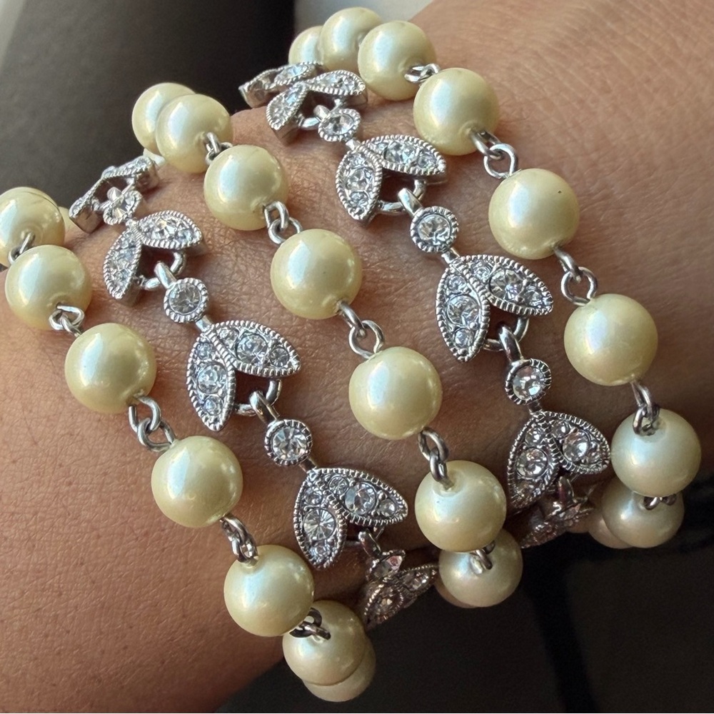 CAROLEE LUX | Vintage | Five Strand Cream Pearls & Leaf Crystals Silver Bracelet